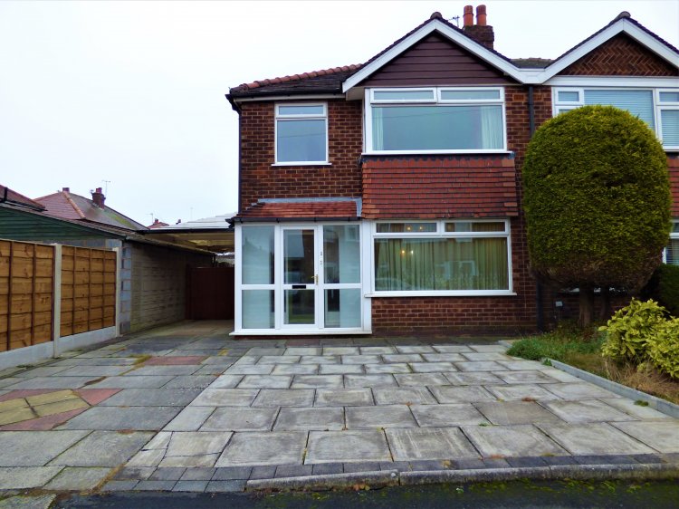 Caldbeck Avenue, Sale, Cheshire Sale Greater Manchester Offr.io