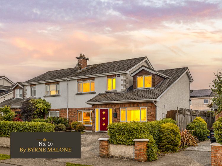 10 The Hall, Curragh Grange, Newbridge, County Kildare, Ireland Newbridge Kildare Offr.io